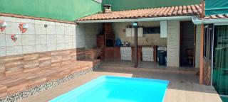 Casa com piscina e churrasqueira - 2