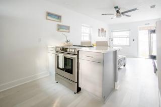 Charming 1-bedroom Oasis In The Heart Of Downtown - 3