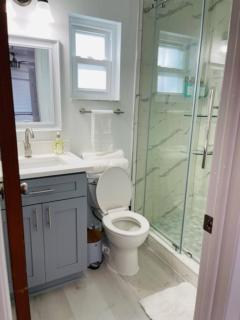 Charming 1-bedroom Oasis In The Heart Of Downtown - 1