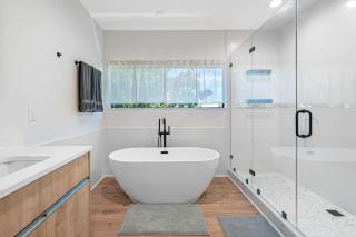 Blocks from the beach with a golf cart and pool! - Clearwater Beach - 4