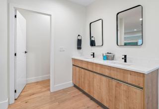 Blocks from the beach with a golf cart and pool! - Clearwater Beach - 3