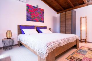 Spacious House with Private Pool in Stari Grad - Stari Grad - 5