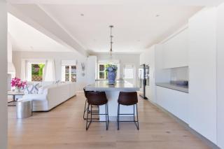 Sublime Five Bed Property In Glorious Setting - Cape Town - 3