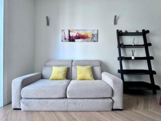 Cute and Central Duomo Apartment - Red - Milan - 5