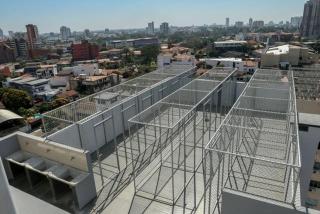 Nuevo Apartamento de 1 dormitorio, cerca de Equipetrol amoblado con Internet y Parqueo bajo techo - Santa Cruz de la Sierra - 3