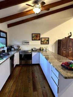 Beautiful Lake Front House AT001 - Sololá - 1