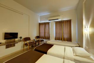 Hotel Orient Crown, Kolhapur - 2