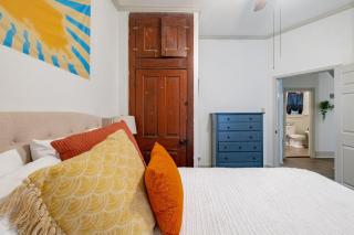 Charming 3BR Historic Home on Mardi Gras Route - Lafayette - 3