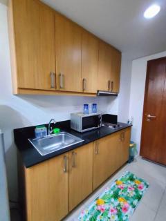 Rosver Hideaway Near MOA - Manila - 2