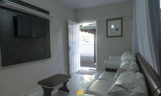 Casa No Centro De Bombinhas Próximo a Praia e Comércio em Geral - Bombinhas - 8