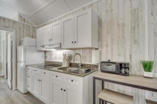 Picayune Tiny Home Rental about 11 Mi to Space Center! - 4