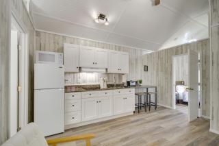 Picayune Tiny Home Rental about 11 Mi to Space Center! - 1