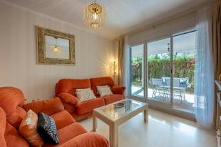 Beautiful 2BR APT with Terrace, Garden & Pool - Marbella - 0