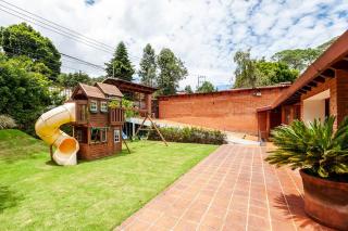 Incredible Property with Huge Garden and Pool! - Valle de Bravo - 2