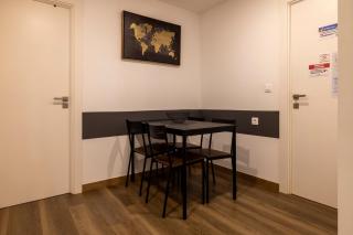 Estudio Para Grupos Pequeños en El Pas De La Casa - Céntrico - 3