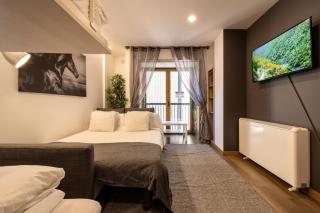 Estudio Para Grupos Pequeños en El Pas De La Casa - Céntrico - 2