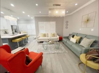 Elegant & Luxurious 3 Bedroom Home - Mississauga - 0