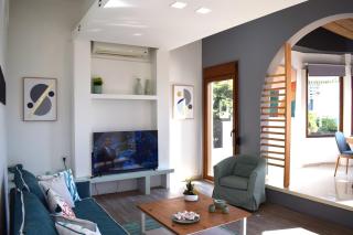 NAOS-Sea front vacation rental by Chania center - 2