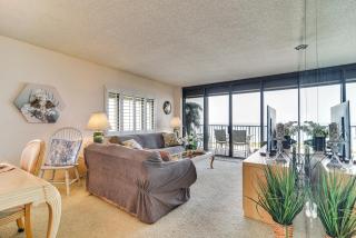 Beachfront Clearwater Condo with Pool and Hot Tub - Clearwater Beach - 8