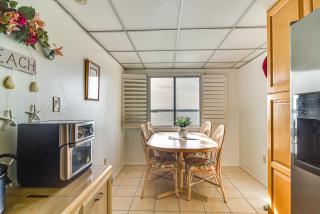 Beachfront Clearwater Condo with Pool and Hot Tub - Clearwater Beach - 1
