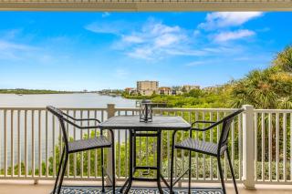 Gulf Views Pool Walk to Beach Family Friendly - Clearwater Beach - 0