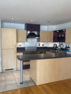 2 Bedroom flat in Riverside West - London - 6
