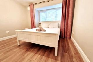 Your Galway Home - Four Bed with Parking! - 7