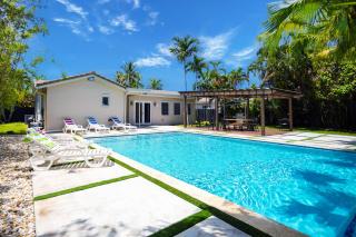 Deluxe 5BR & 3BA Villa in Hollywood Lakes near Beach - Hollywood - 0