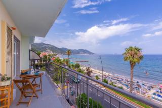 Laigueglia Beach - Happy Rentals - 5