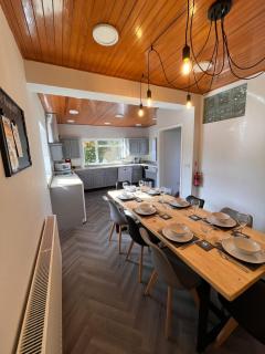 ASCENSION BUNGALOW Beautiful spacious 4 bedrooms & free parking - Bath - 8