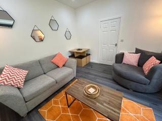 Flat 2a - Modern Flat Close to City Centre Ideal for Couples - Inverness - 7