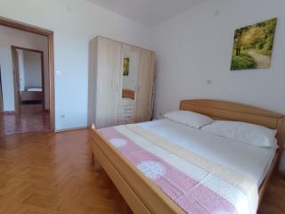 Apartment Lo - with swimming pool - 2