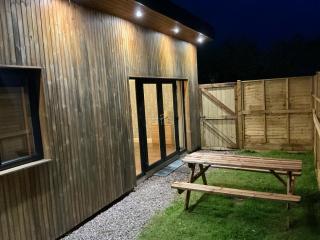 Beach Cabin - 4 mins walk to Ardnahinch Beach, 10 min walk to Garryvoe Hotel & 5 min drive to Ballymaloe House - Eircode P25KN53 - Shanagarry - 9