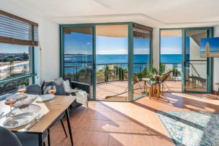 Ocean Front Views with Rooftop Terrace - 3