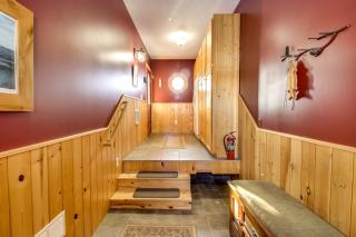 Lakefront Isle Escape with Dock and Fire Pit! - 7