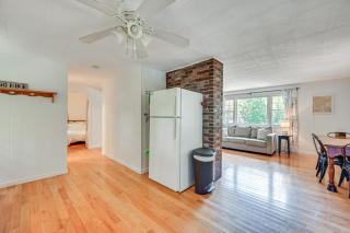 Becket Home with 3-Season Porch Walk to Lake Access - Becket - 1