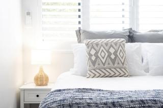 Modern Pet-friendly Mudjimba Townhouse - Mudjimba - 8