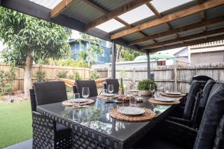 Modern Pet-friendly Mudjimba Townhouse - Mudjimba - 1