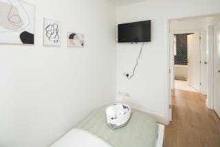 Private room in Modern and Stylish House - Elmers End - 8