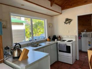 Beautiful Te Ngaere Beach bach with spa pool - Kaeo - 8