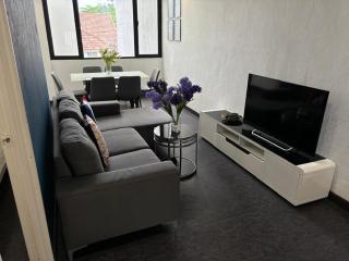 In The Heart of Georgetown, 2-7 Pax Family Suite - George Town - 0