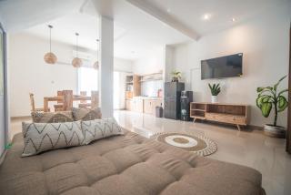Yarra Villa 2 Bed 2 Ba w Sofa Bed and Pool at Canggu Sleeps 6 ppl - 1