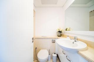 Marina Tower - Stunning 1BHK with Marina View by Elegant Escape's - Dubai - 3