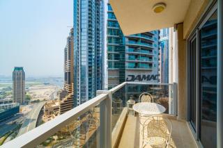 Marina Tower - Stunning 1BHK with Marina View by Elegant Escape's - Dubai - 6