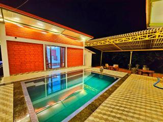 Farmhouse with Pool - Kalavady Farmstay - Baindūru - 7