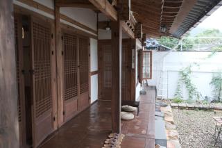 Cozy lovely hanok stay - 5