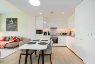 Palace Residences - Cozy Two Bedroom Apartment with Pool View - Dubai - 5