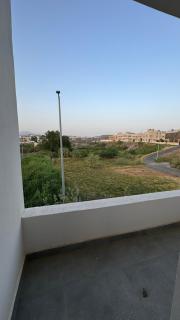 استديو غرف نوم بمطبخ وبلكونه - Al Majaridah - 2