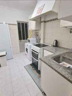 Single Room in T4 Apartment Cacilas Almada - 8