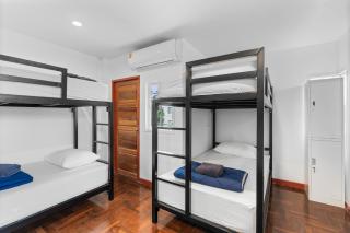 Chill Inn Chaweng Hostel and Cafe - Amphoe Koksamui - 9